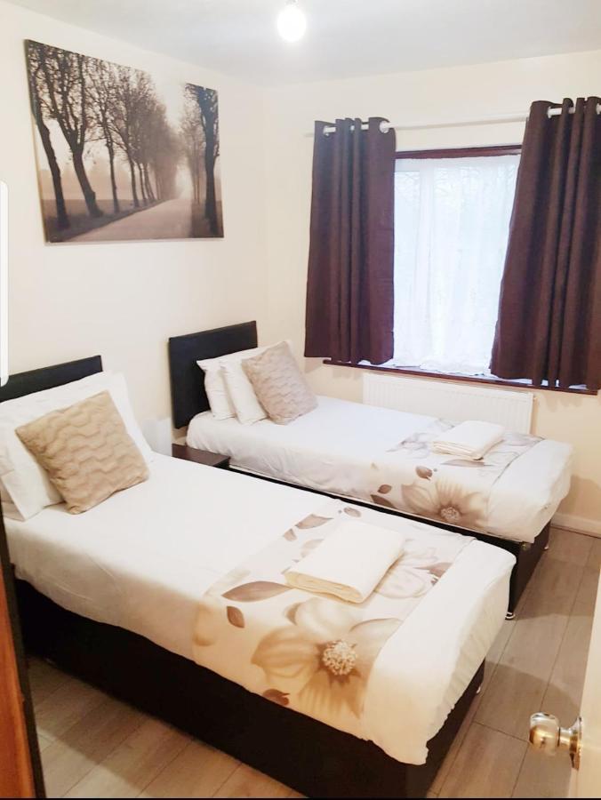 The 55 Bed & Breakfast Enfield Exterior photo