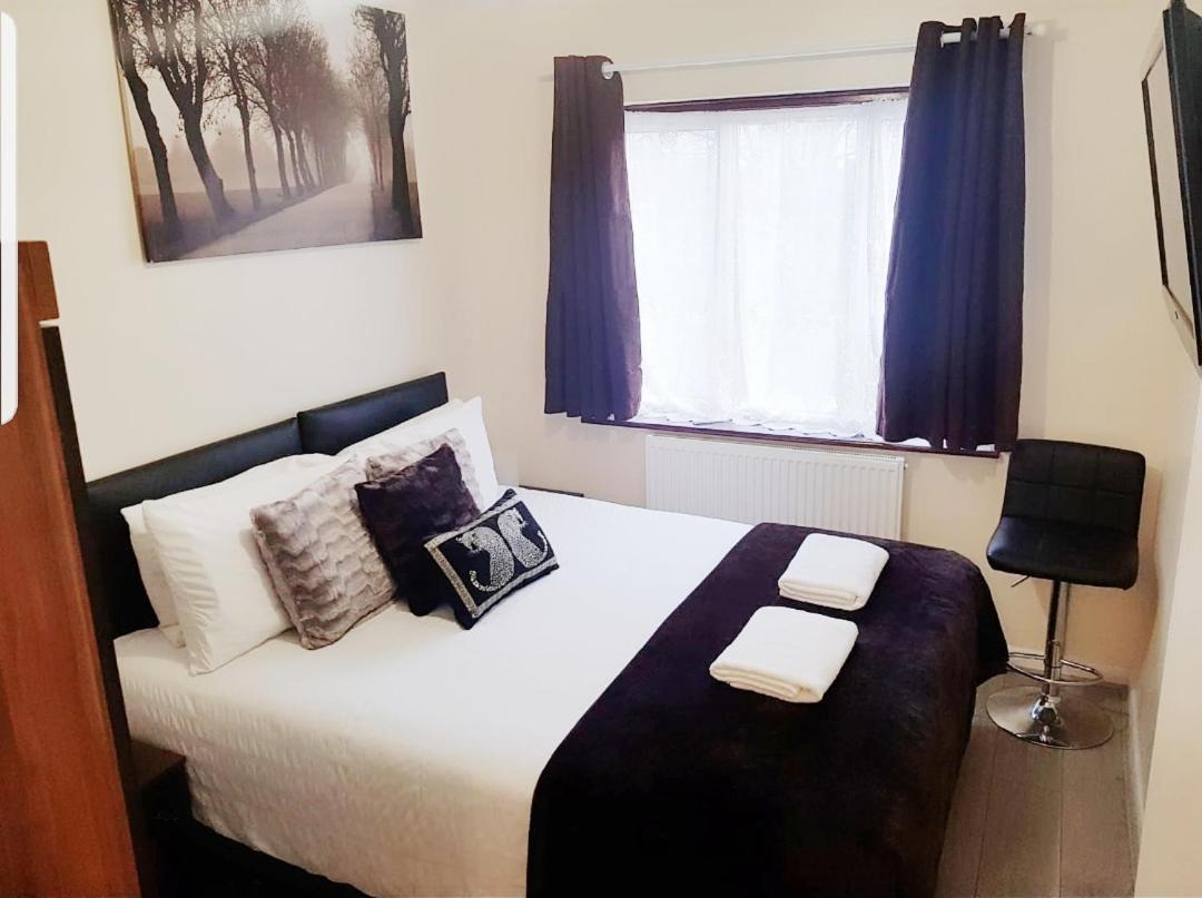 The 55 Bed & Breakfast Enfield Exterior photo